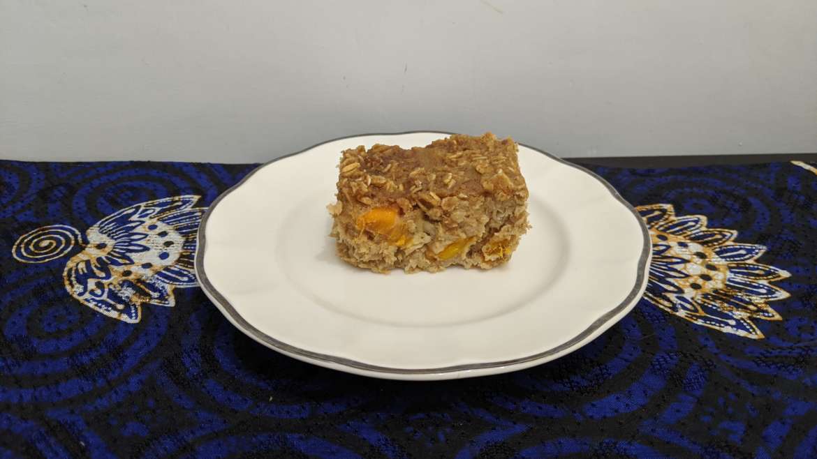 Apple-Mango Oatmeal Bake